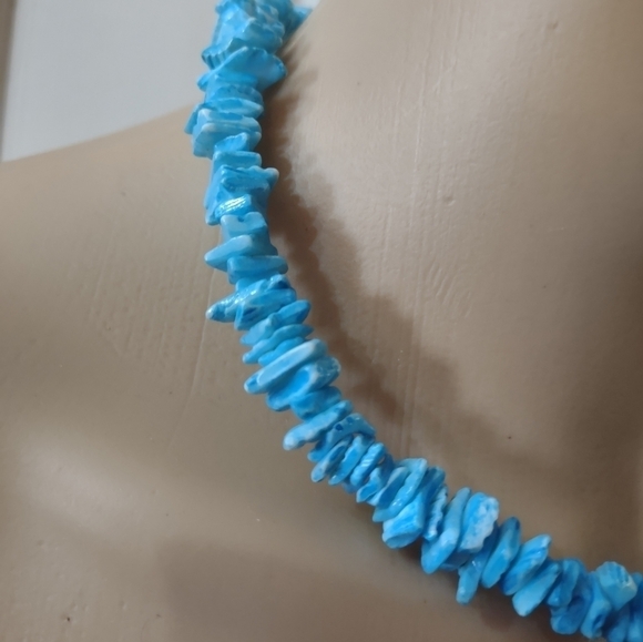 Blue women's shell necklace - Picture 3 of 4